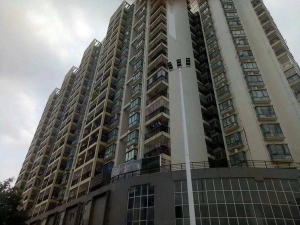 處理深圳小產(chǎn)權(quán)房問題的最好辦法是通過舊改逐步取代